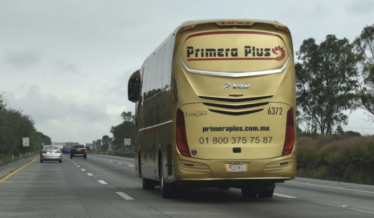 Transporte de pasajeros opera al 50%; turismo al 30%