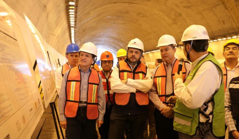 Autoridades supervisan los trabajos de reparación en la Mazatlán-Durango.