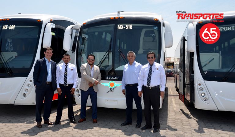 Volvo entrega dos buses a SPSC