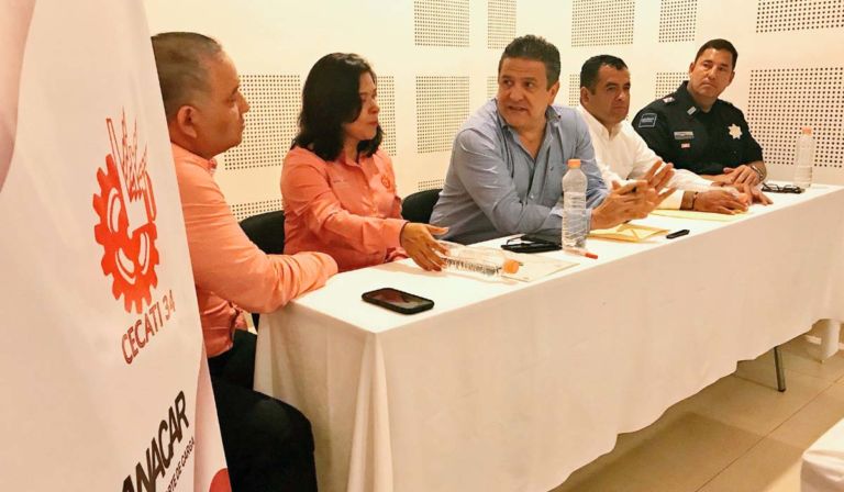 CANACAR busca revertir el déficit de operadores de vehículos de carga en México a través de convenios con el CECATI 34 en Colima.