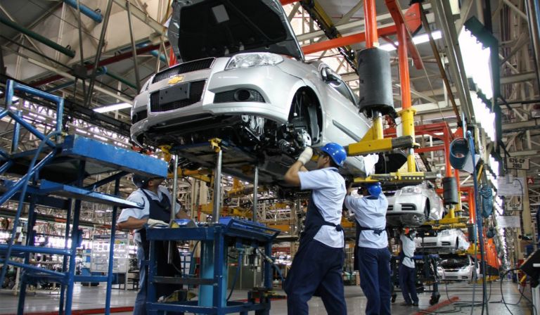 Industria automotriz, prioridad de AMLO para su reactivación: Concamin