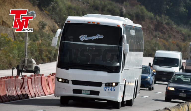 El 65% del transporte de excursión excede la antigüedad permitida