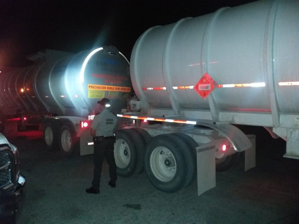 Roban en Zacatecas tracto cargado de diesel y aparece en Durango
