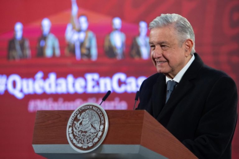 AMLO da balance contra toma de casetas; transportistas piden mano dura