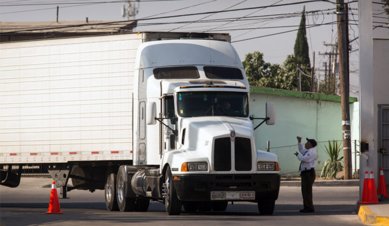 Laredo recibe más de 180,900 mdd en mercancías en 2020