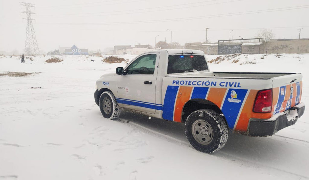 Piden no transitar en puentes urbanos de Ciudad Juárez, por nevadas