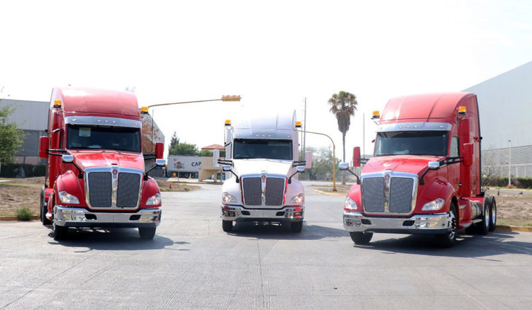 Kenworth de Monterrey entrega 3 unidades al ICET
