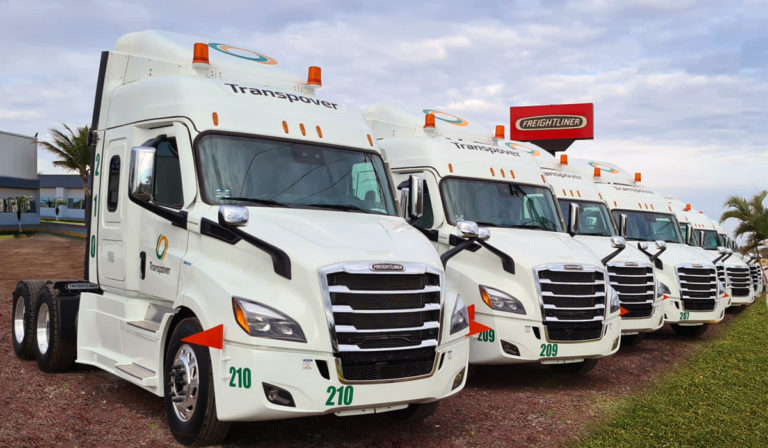 Con Gruver Camiones, Transpover estrena cinco Cascadia