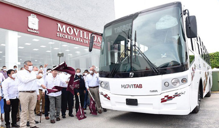 Tabasco pone en marcha nuevo sistema de transporte con 14 unidades Dina