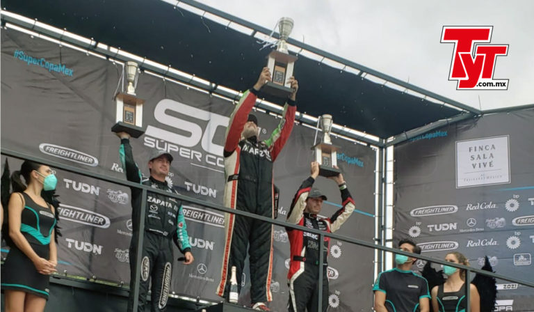 Juan Cantú se lleva su primera bandera de cuadros en los tractos Freightliner