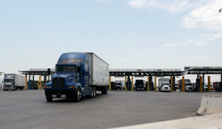 Autotransporte pierde fuerza en comercio entre México y EU