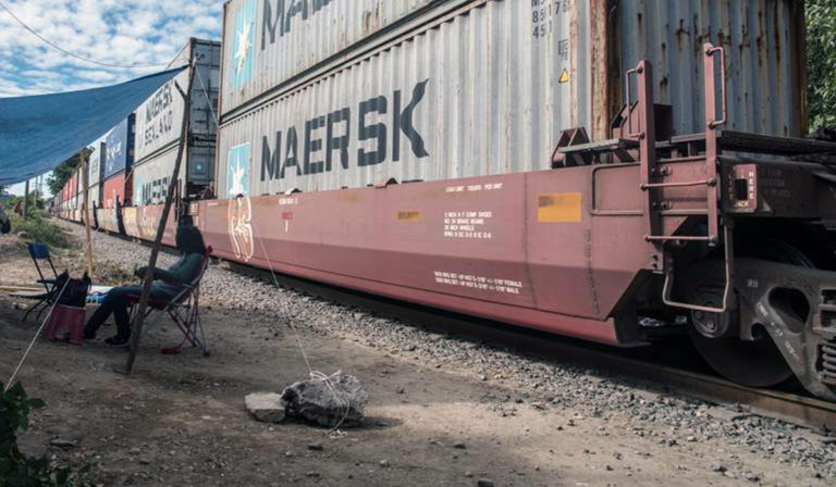 Kansas City Southern alerta nuevo bloqueo a las vías del tren