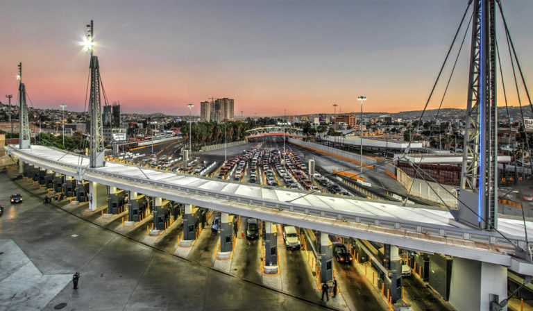 Con reapertura de frontera, CBP ajusta horarios de puentes internacionales - garita-San-Ysidro