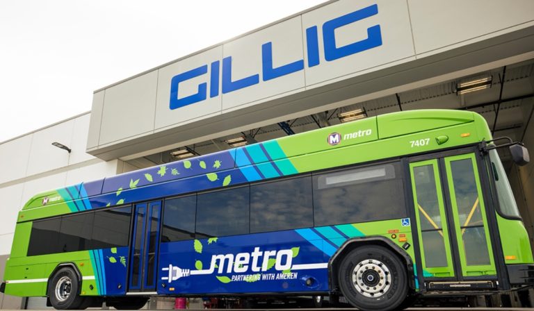 autobus-Gillig-Cummins
