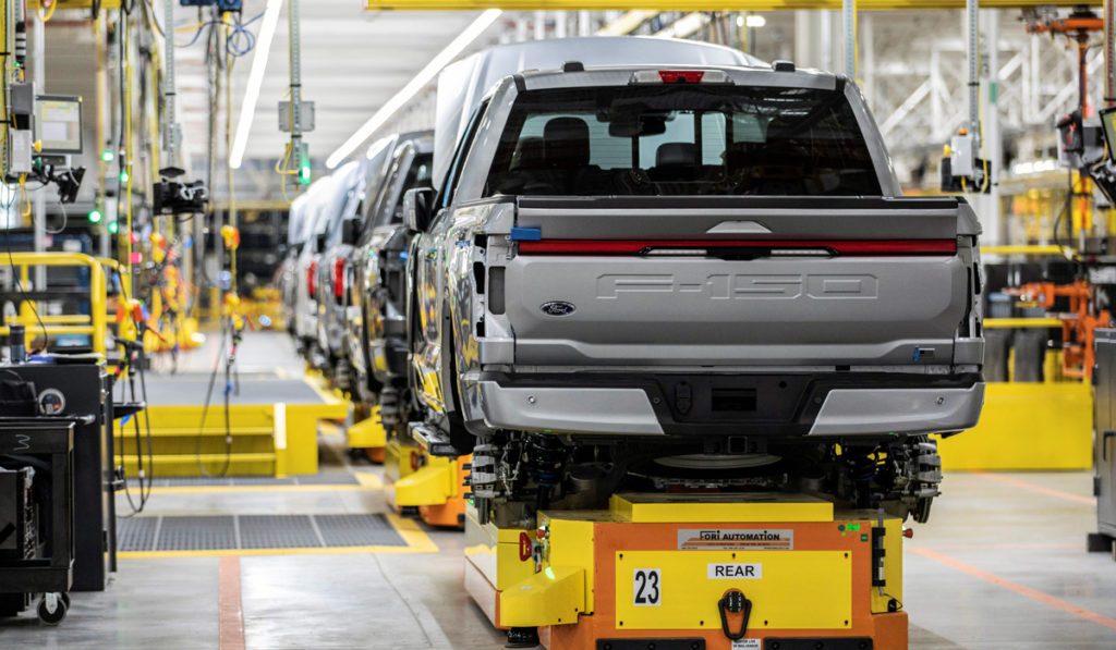 Ford duplica capacidad de producción de la F-150 eléctrica previo a su lanzamiento