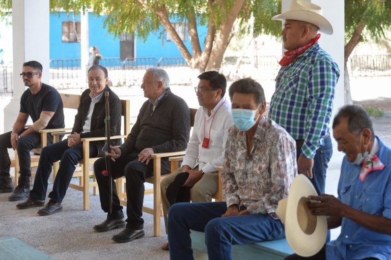 AMLO ofrece pagar a Yaquis por liberar carreteras o no hacer cobros