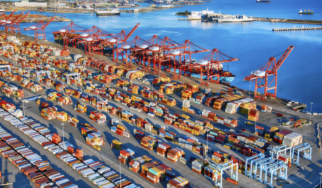 Biden inyecta 450 mdd para fortalecer infraestructura portuaria de EU