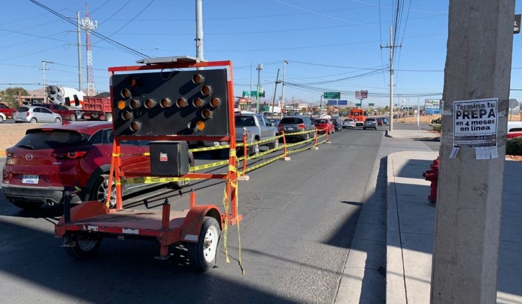 Cierran carril de avenidas en Chihuahua por obras de reparación