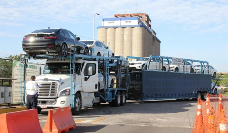 Puerto-Lázaro-Cárdenas-movimiento-de-vehículos