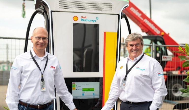 ABB y Shell alistan Terra 360, la red de carga para vehículos eléctricos