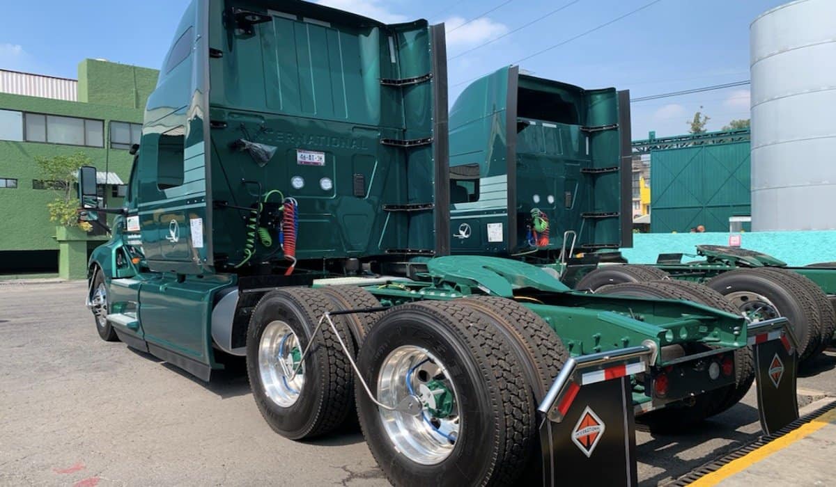 Cada vez hay más camiones parados