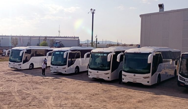 Volkswagen-Camiones-y-Buses-Volksbus- Cardenales-de-Oriente