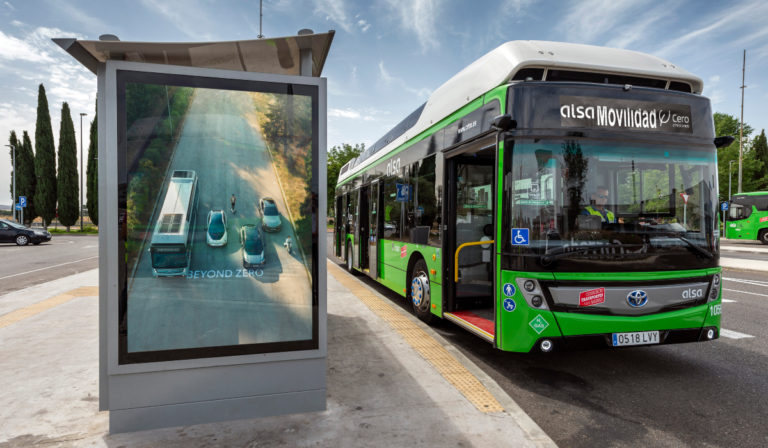 Autobús-pila-de-combustible-Toyota