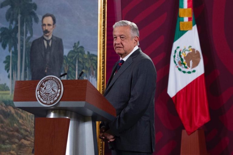 AMLO va tras política de tarifas en el transporte de mercancías