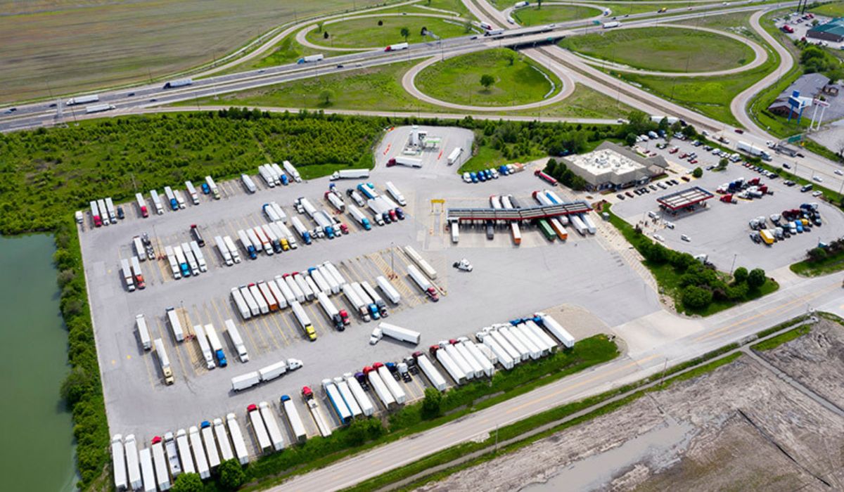 Los mejores paraderos de camiones en Estados Unidos, según Schneider