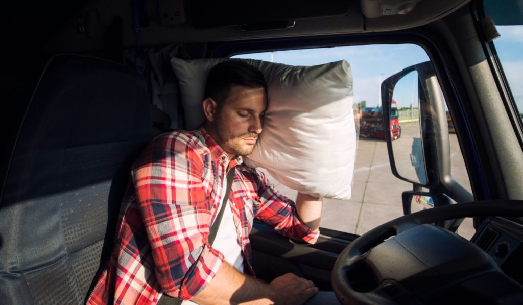 Manejar cansado: claves para contrarrestar la fatiga al volante