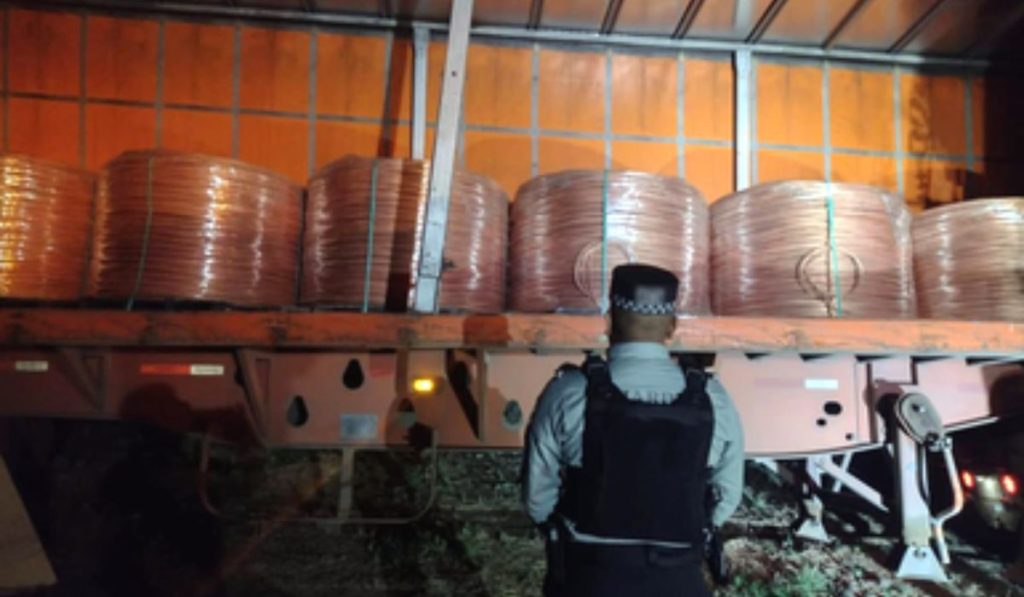 Hallan dos tractos y más de 60 toneladas de cobre en Guanajuato