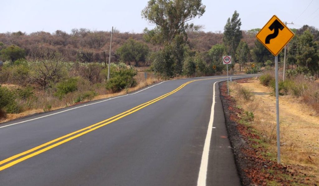 SICT y Michoacán alistan obras carreteras en la Autopista Siglo XXI