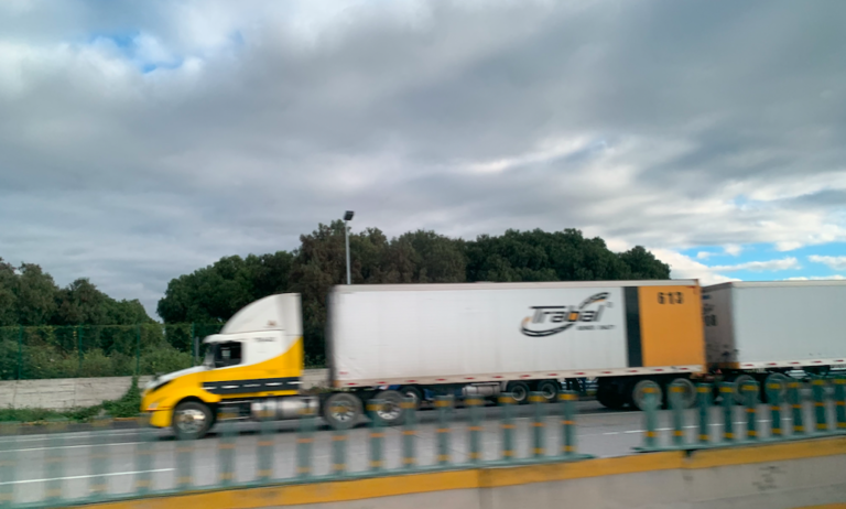 Precios del autotransporte de carga hilan en junio cinco meses en desaceleración