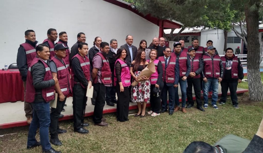 Egresan 19 operadores del Cecati 144 en Tijuana