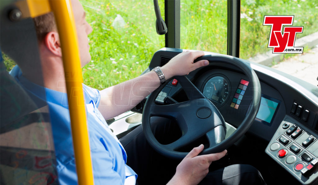 IRU pide reducir edad mínima para conductores de buses en Europa