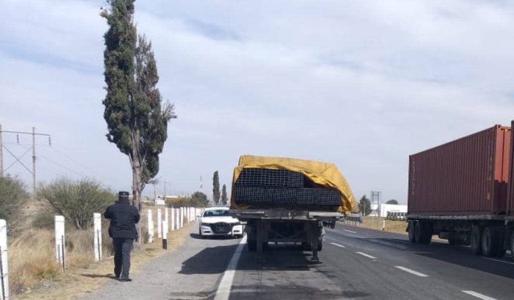 robo-tracto-acero-metales