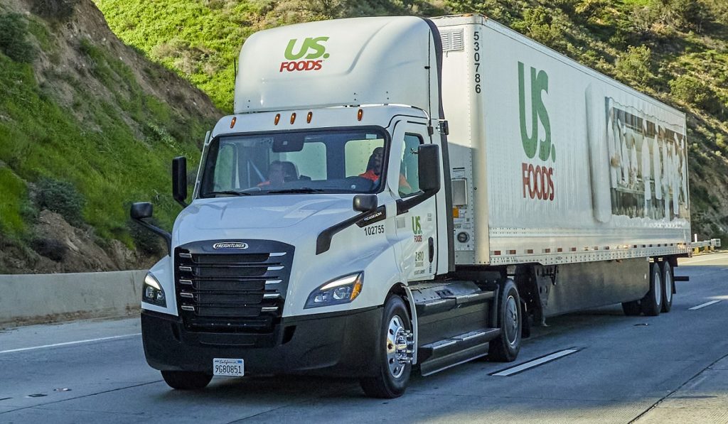 US-Foods-Freightliner-eCascadia