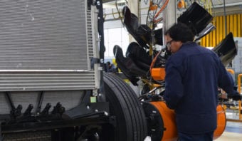 Producción y exportación de vehículos pesados agudizan su caída en agosto, por efectos de aranceles