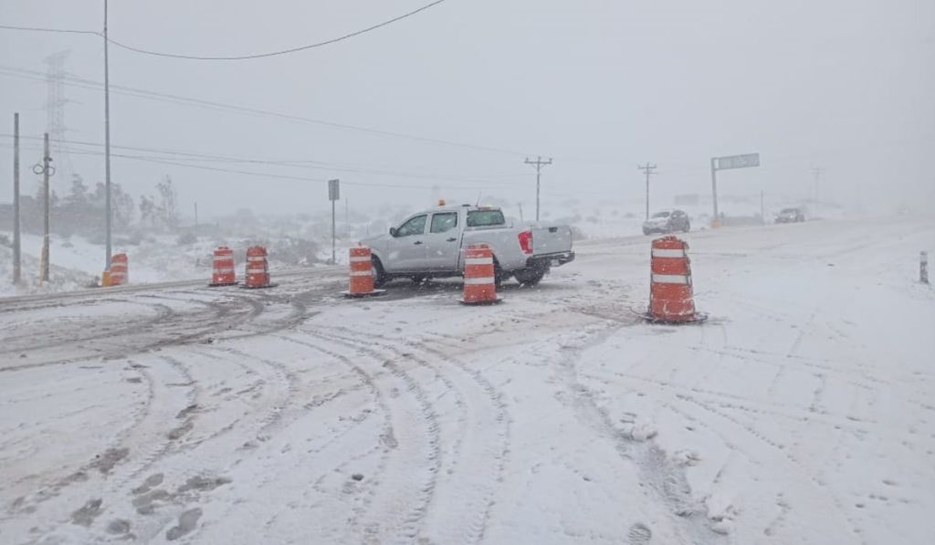 Anticipan cierres carreteros en el noroeste del país este fin de semana por nevadas