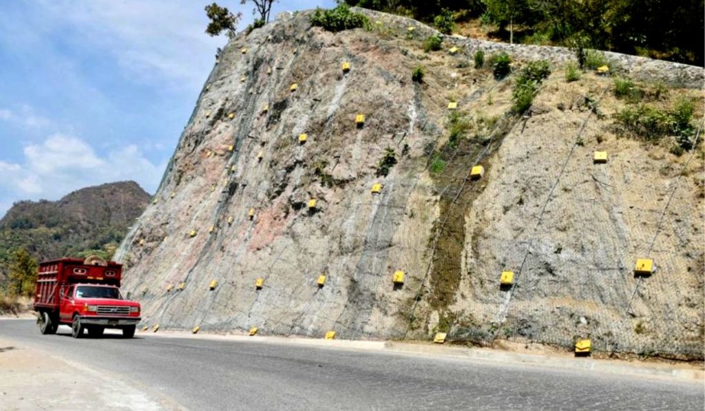 Concluyen rehabilitación de la carretera Tetela del Volcán-Hueyapan