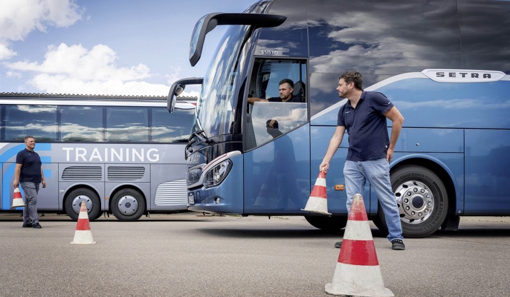 Daimler-Buses-operadores-capacitados