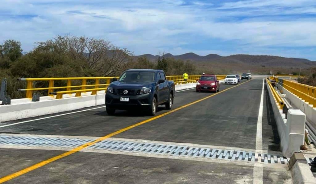 Reabren a la circulación el puente de El Quelite en Sinaloa