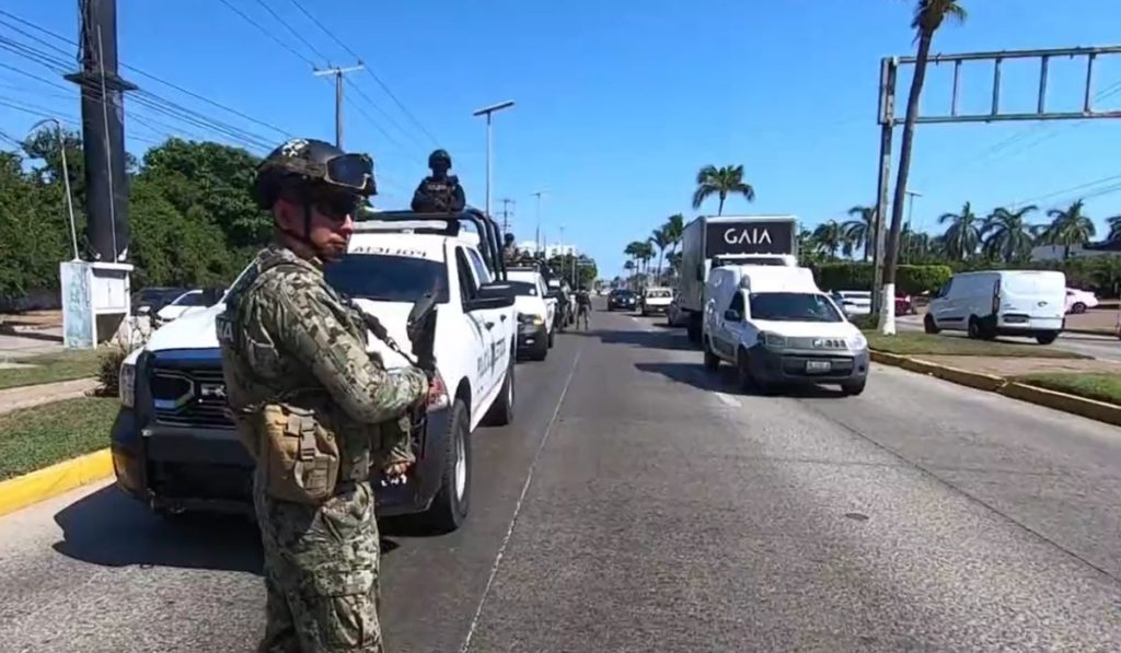 Guerrero refuerza operativo carretero con 300 elementos