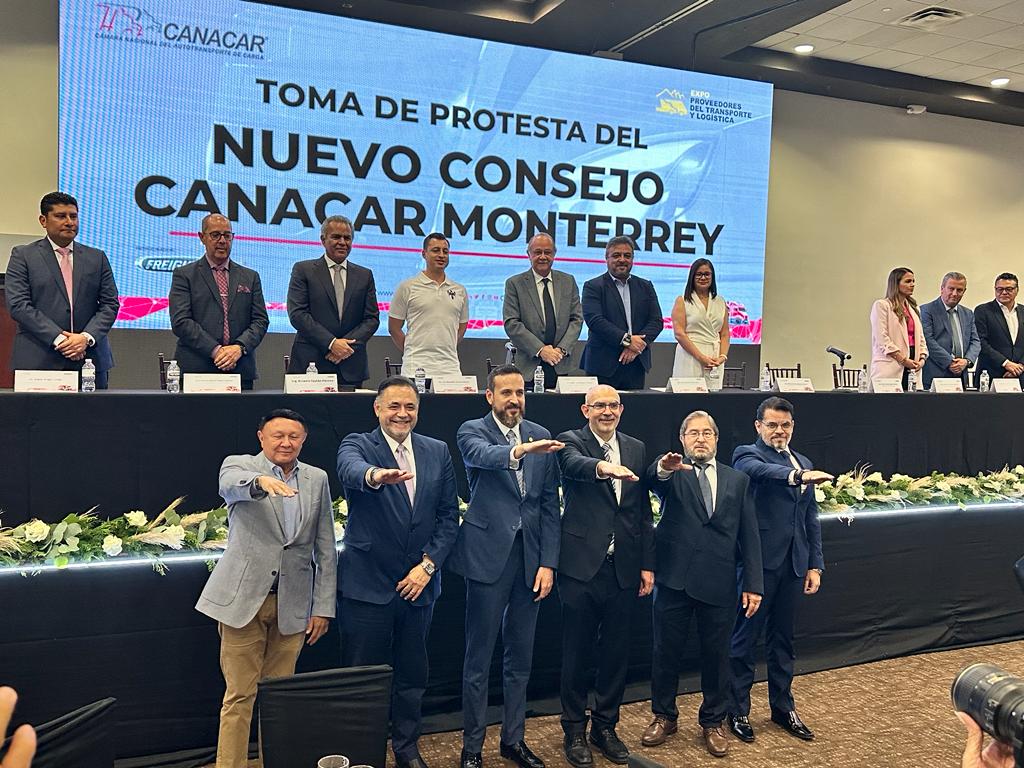 Rinde protesta nuevo delegado de Canacar en Monterrey