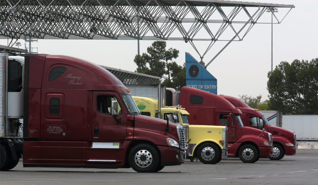 Autotransporte México - EU supera por primera vez los 50,000 mdd en valor de carga