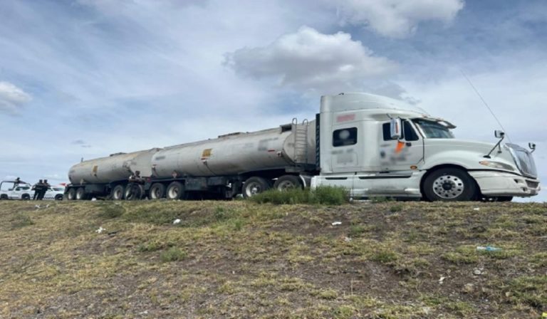 Detienen a conductor y aseguran 61,000 litros de combustible en San Luis Potosí