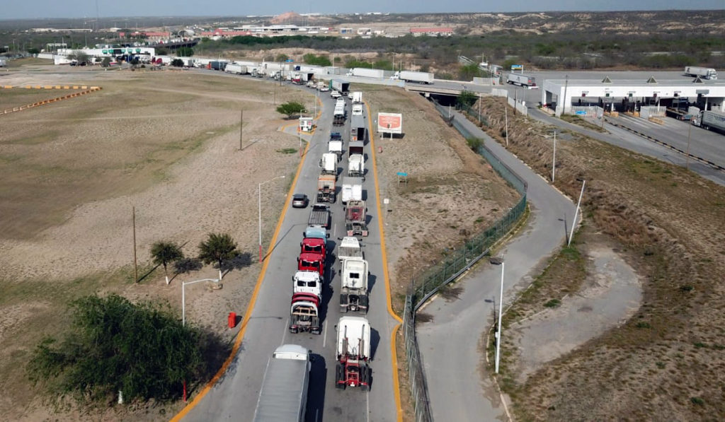 Autotransporte México-EU reporta semestre récord en valor de carga