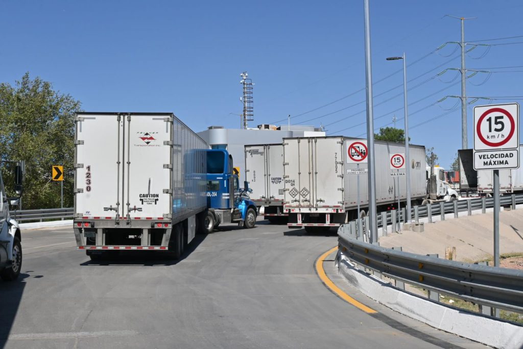 Cruce de carga de Juárez a El Paso, sobre ruedas: supera el promedio diario