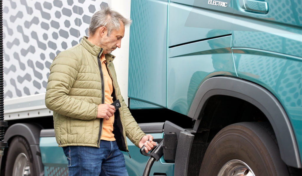 Volvo Trucks se suma al proyecto por una red de cargadores rápidos en Suecia