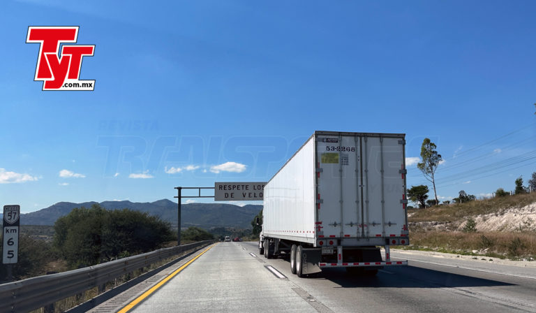 Ingresos del autotransporte de carga caen 5.4% en abril, acumulan 13 meses de retrocesos